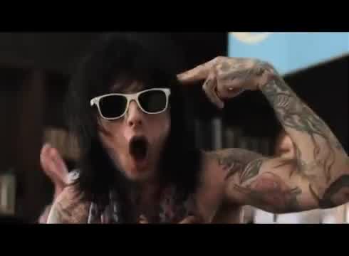 Falling in Reverse - I'm Not A Vampire