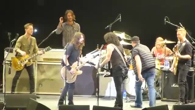 Foo Fighters - Detroit Rock City (Kiss cover)