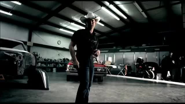 Justin Moore - Small Town USA