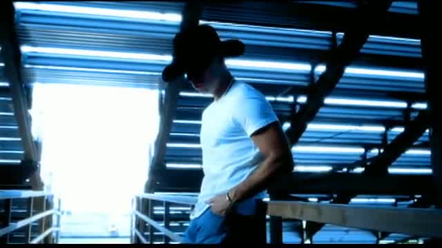 Kenny Chesney - There Goes My Life