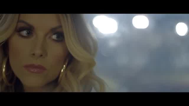 Lindsay Ell - What Happens in a Small Town