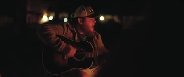 Luke Combs - Moon Over Mexico