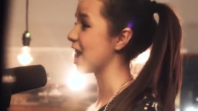 Maddi Jane - Secrets (acoustic)