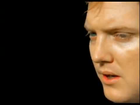 Queens of the Stone Age - No One Knows