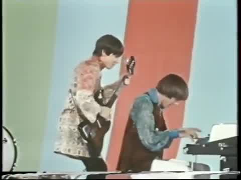 The Monkees - Pleasant Valley Sunday