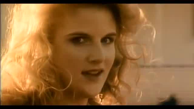 Trisha Yearwood - She’s in Love With the Boy