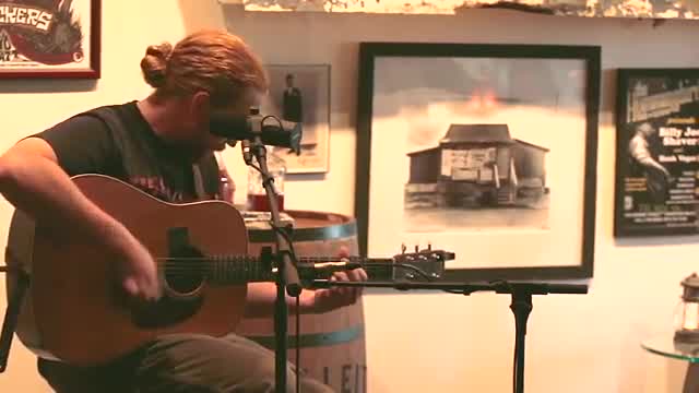 Tyler Childers - Banded Clovis