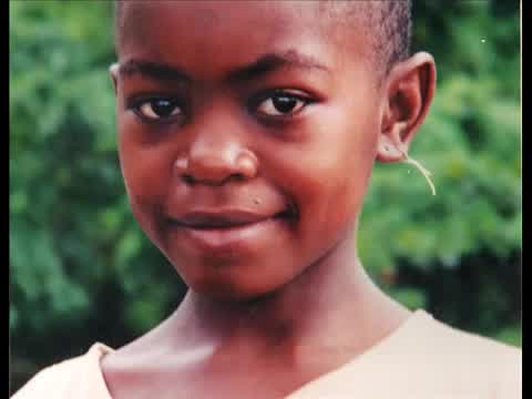 Youssou N’Dour - Un enfant doit vivre... (et non survivre)