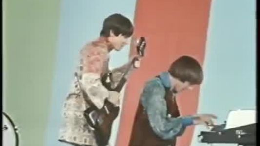 The Monkees - Pleasant Valley Sunday